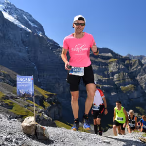 Matthias Bachmann im Wettkampf auf einer Bergstrecke